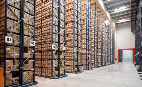 Banco de Sabadell atteint une capacité le stockage d'archives de 658 236 boîtes en installant des rayonnages à palettes avec étagères Banco de Sabadell atteint une capacité le stockage d'archives de 658 236 boîtes en installant des rayonnages à palettes avec étagères